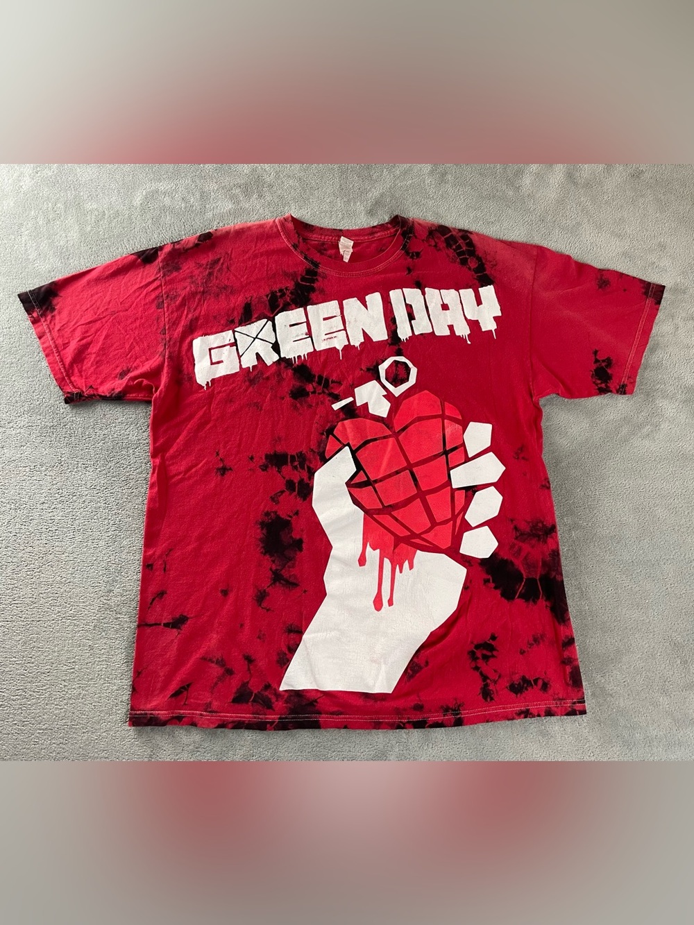 Green Day rock band T Shirt Tie Dye Red  Men's XL Distressed •Fade Lines •hole